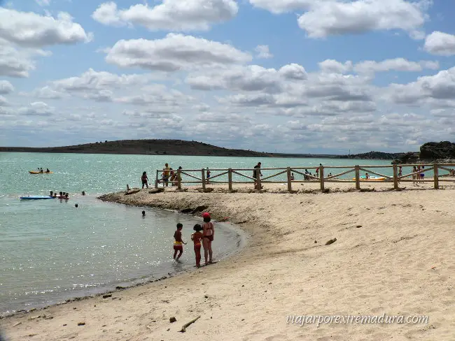 Playa del Embalse de Alange, cerca de Mérida